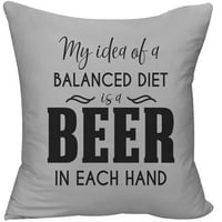 Moja ideja uravnotežene prehrane je pivo u svakoj ruci koje pije smiješno ukrasno bacanje jastuk na