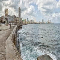 Pogled na Malecon iz San Salvador de la Punta, Havana, Kuba Poster Print panoramskim slikama