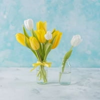 Svježi tulipani u staklenim bočicama Poster Print Assaf Frank
